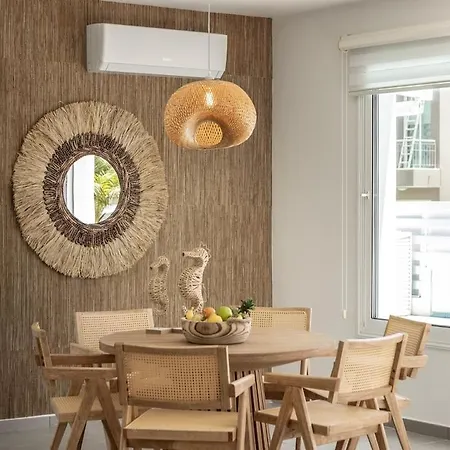 Seasalt Villa *