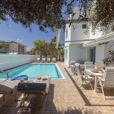 Vila Seasalt Paralimni