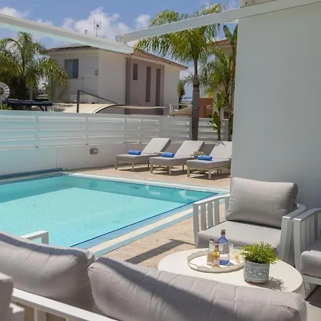 Вилла Seasalt Паралимни