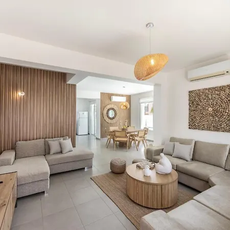 Seasalt Villa *